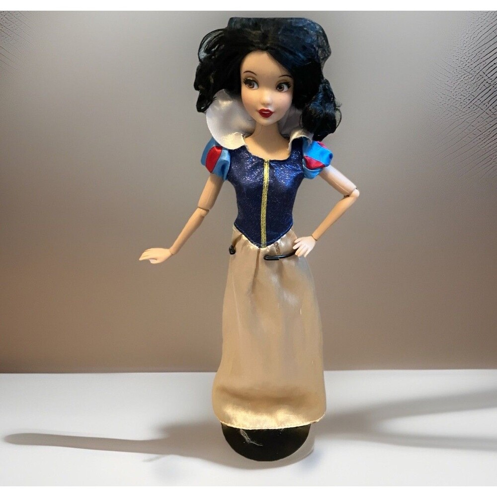 Snow White Doll Disney Store Classic 12" Articulated Arms and Legs